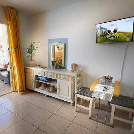 Something Over アパート